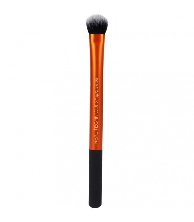 Real Techniques Expert Concealer Brush ryhmässä KAUNEUS JA TERVEYS / Meikit / Tarvikkeet & Meikkisetit / Harjat & Pensselit @ TP E-commerce Nordic AB (38-69504)