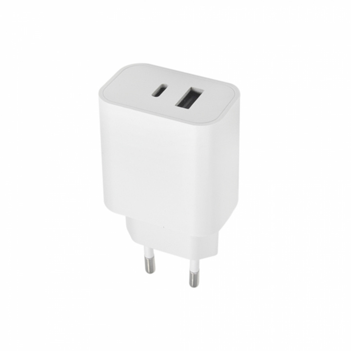 Maxlife MXTC-06 PD QC charger 1x USB-C 1x USB 20W ryhmässä ÄLYPUHELIMET JA TABLETIT / Laturit & Kaapelit / Seinälaturi / Seinälaturi USB @ TP E-commerce Nordic AB (38-96944)