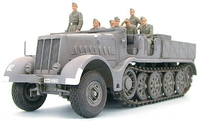 Tamiya 1/35 GERMAN 18T HALFTRACK FAMO ryhmässä URHEILU, VAPAA-AIKA JA HARRASTUS / Harrastus / Muovimallit / Sotilasajoneuvot (maa) @ TP E-commerce Nordic AB (A06331)