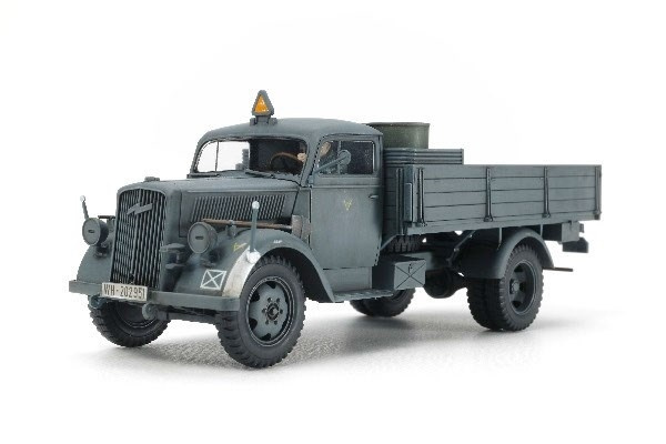 Tamiya 1/48 German 3t 4x2 Cargo Truck ryhmässä URHEILU, VAPAA-AIKA JA HARRASTUS / Harrastus / Muovimallit / Sotilasajoneuvot (maa) @ TP E-commerce Nordic AB (A06560)