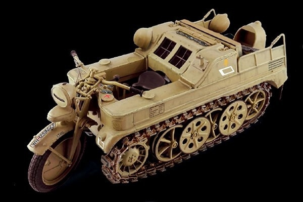 Italeri 1:9 NSU HK 101 \'Kettenkrad ryhmässä URHEILU, VAPAA-AIKA JA HARRASTUS / Harrastus / Muovimallit / Moottoripyörät @ TP E-commerce Nordic AB (A07160)