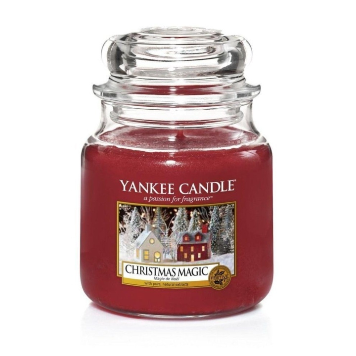 Yankee Candle Classic Medium Jar Christmas Magic 411g ryhmässä KAUNEUS JA TERVEYS / Tuoksut & Parfyymit / Muut tuoksut / Tuoksukynttilät @ TP E-commerce Nordic AB (C10831)