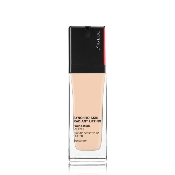 Shiseido Synchro Skin Radiant Lifting Foundation 130 30ml ryhmässä KAUNEUS JA TERVEYS / Meikit / Meikit Kasvot / Meikkivoide @ TP E-commerce Nordic AB (C13863)