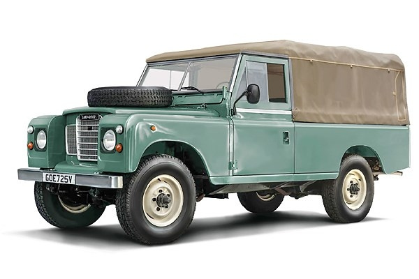 ITALERI 1:24 Land Rover 109 LWB ryhmässä URHEILU, VAPAA-AIKA JA HARRASTUS / Harrastus / Muovimallit / Autot @ TP E-commerce Nordic AB (C29799)