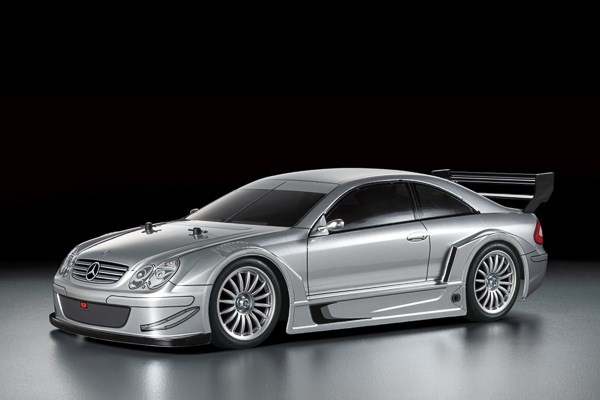 TAMIYA 1/10 R/C 2002 Mercedes-Benz CLK AMG (TT-02) ryhmässä LELUT, TUOTTEET LAPSILLE JA VAUVOILLE / Radio-ohjattava / Radio-ohjattavat autot @ TP E-commerce Nordic AB (C31739)