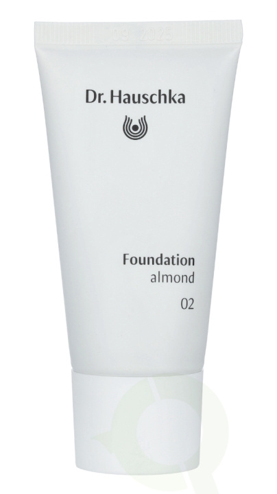 Dr. Hauschka Foundation 30 ml #02 Almond ryhmässä KAUNEUS JA TERVEYS / Meikit / Meikit Kasvot / Meikkivoide @ TP E-commerce Nordic AB (C41394)