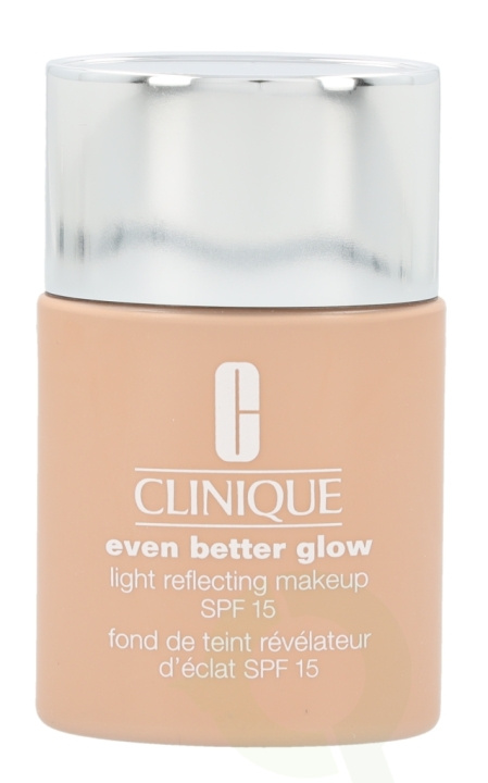 Clinique Even Better Glow Light Reflecting Makeup SPF15 30 ml CN28 Ivory ryhmässä KAUNEUS JA TERVEYS / Meikit / Meikit Kasvot / Meikkivoide @ TP E-commerce Nordic AB (C50250)