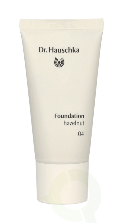 Dr. Hauschka Foundation 30 ml #04 Hazelnut ryhmässä KAUNEUS JA TERVEYS / Meikit / Meikit Kasvot / Meikkivoide @ TP E-commerce Nordic AB (C50807)