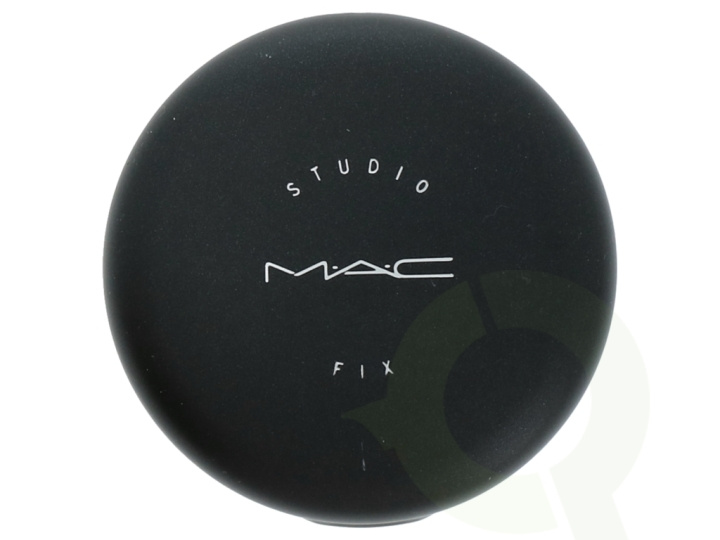 MAC Studio Fix Powder Plus Foundation 15 g NC44.5 ryhmässä KAUNEUS JA TERVEYS / Meikit / Meikit Kasvot / Meikkivoide @ TP E-commerce Nordic AB (C53915)