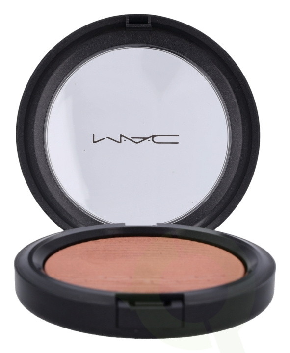 MAC Extra Dimension Skinfinish 9 g Glow With It! ryhmässä KAUNEUS JA TERVEYS / Meikit / Meikit Kasvot / Contour/Highlight @ TP E-commerce Nordic AB (C55598)