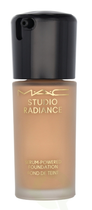 MAC Studio Radiance Serum-Powered Foundation 30 ml #NC17 ryhmässä KAUNEUS JA TERVEYS / Meikit / Meikit Kasvot / Meikkivoide @ TP E-commerce Nordic AB (C63970)