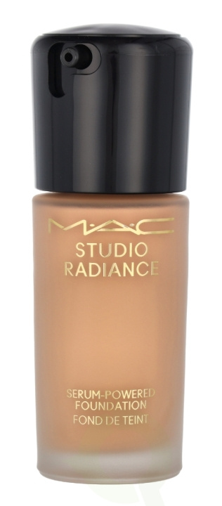 MAC Studio Radiance Serum-Powered Foundation 30 ml #NW15 ryhmässä KAUNEUS JA TERVEYS / Meikit / Meikit Kasvot / Meikkivoide @ TP E-commerce Nordic AB (C64149)