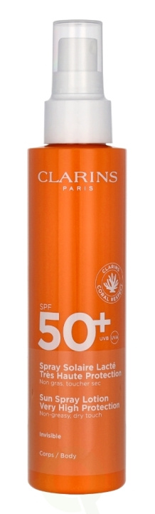 Clarins Milky Sun Spray SPF50+ 150 ml ryhmässä KAUNEUS JA TERVEYS / Ihonhoito / Rusketus / Aurinkosuoja @ TP E-commerce Nordic AB (C66851)