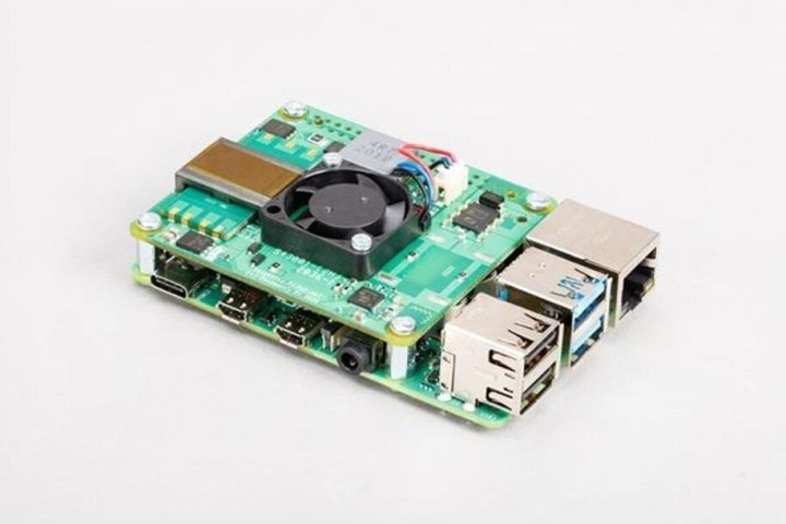 Raspberry Pi PoE+ HAT -PoE-injektori ryhmässä TIETOKOONET & TARVIKKEET / Tietokoneen komponentit / Raspberry Pi @ TP E-commerce Nordic AB (C69013)