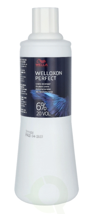 Wella Welloxon Perfect Creme Developer 500 ml 6% 20Vol. ryhmässä KAUNEUS JA TERVEYS / Hiukset &Stailaus / Hiustenhoito / Hiusväri / Hiusväri & Väripommi @ TP E-commerce Nordic AB (C73946)