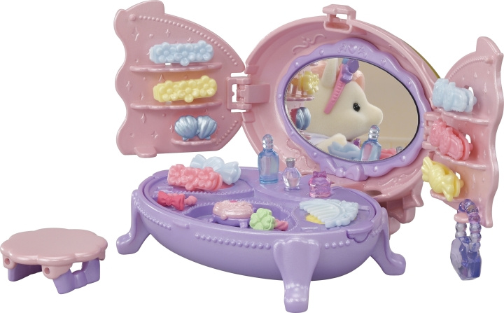 Sylvanian Families Ponin kampauspöytä -leikkisetti ryhmässä LELUT, TUOTTEET LAPSILLE JA VAUVOILLE / Leikkikalut, Askartelu &Pelit / Nuket & Tarvikkeet @ TP E-commerce Nordic AB (C75275)