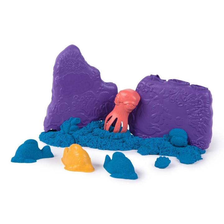 Kinetic Sand Koralliriutta piilopaikka (6069783) ryhmässä LELUT, TUOTTEET LAPSILLE JA VAUVOILLE / Leikkikalut, Askartelu &Pelit / Pelaa savea, leikkiä hiekkaa ja tarvikkeita @ TP E-commerce Nordic AB (C90490)