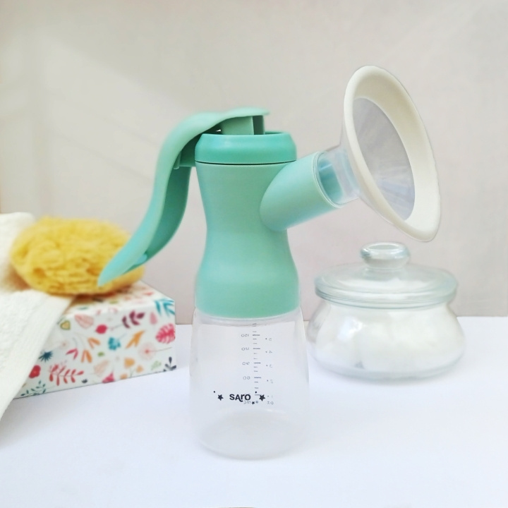 SARO Baby Manual Breat Milk Pump Green ryhmässä LELUT, TUOTTEET LAPSILLE JA VAUVOILLE / Vauvatuotteet / Hoito ja hygienia @ TP E-commerce Nordic AB (D01490)