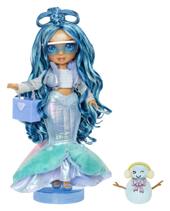 Rainbow high Winter Wonderland Doll- Blue (507802) ryhmässä LELUT, TUOTTEET LAPSILLE JA VAUVOILLE / Leikkikalut, Askartelu &Pelit / Nuket & Tarvikkeet @ TP E-commerce Nordic AB (D02312)