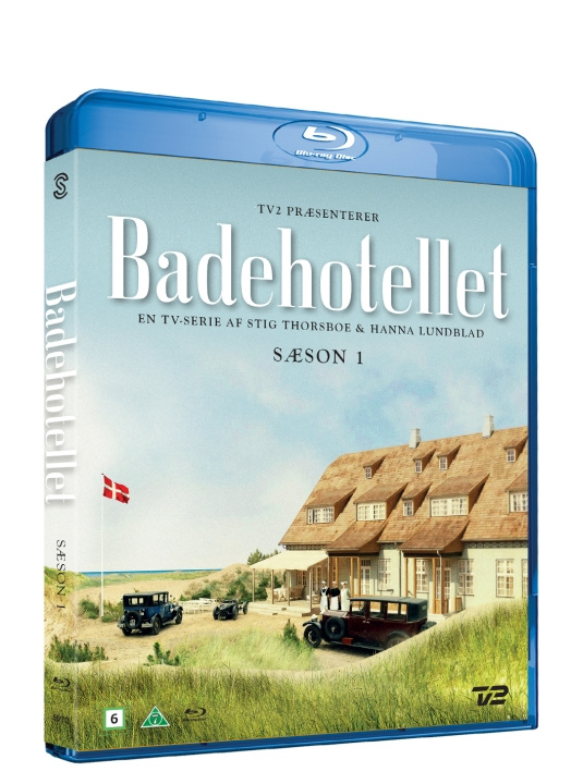 Badehotellet Sæson 1 - Blu Ray ryhmässä KODINELEKTRONIIKKA / Ääni & Kuva / TV & Tarvikkeet / Elokuvat / Blu-ray @ TP E-commerce Nordic AB (D03750)