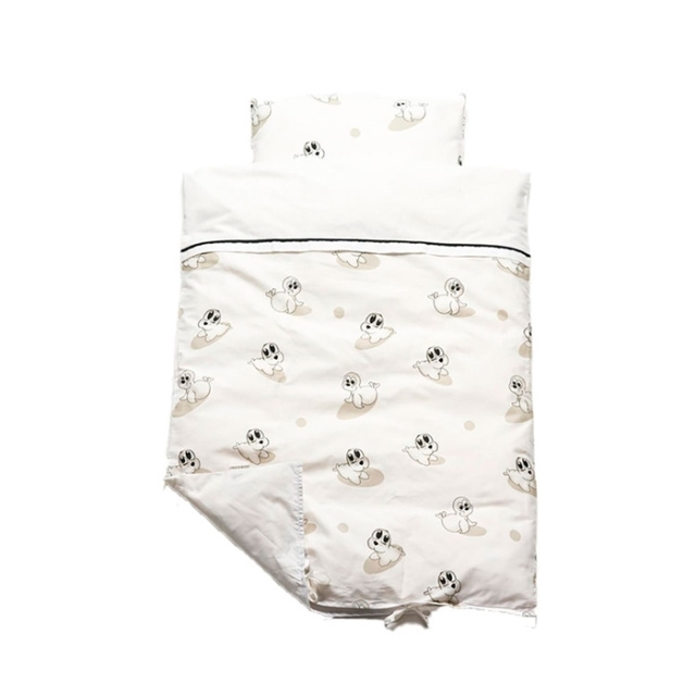 Babytrold Vauvan vuodevaatteet - 70x100 - Hylje (17-61D) ryhmässä LELUT, TUOTTEET LAPSILLE JA VAUVOILLE / Lasten tekstiilit / Sänkyvaatteet @ TP E-commerce Nordic AB (D04922)