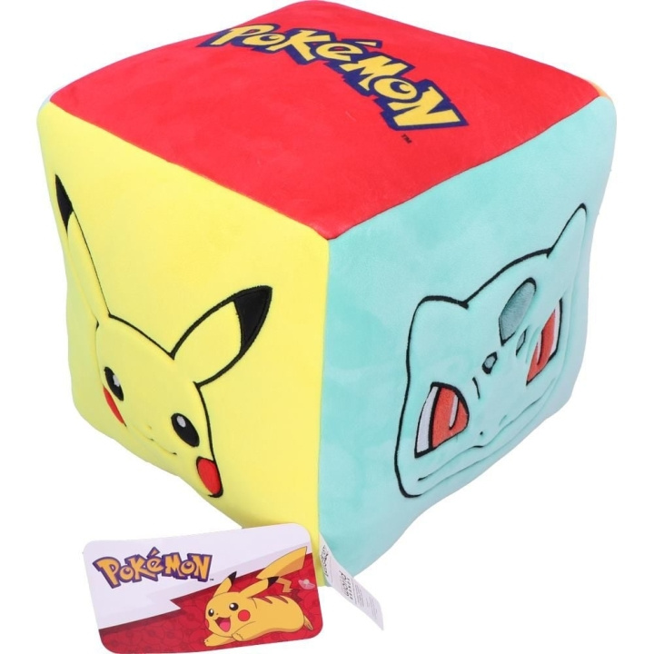 Nemesis Now Pokémon Starter Cube -tyyny 25cm ryhmässä LELUT, TUOTTEET LAPSILLE JA VAUVOILLE / Lelut vauvoille (0-3v) / Pehmolelut @ TP E-commerce Nordic AB (D06499)