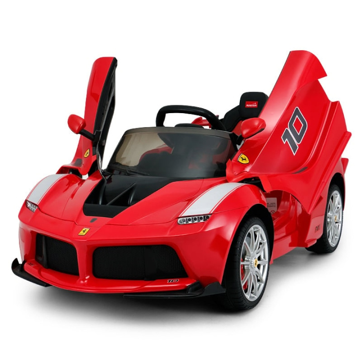 Rastar Sähköauto - Ferrari LaFerrari FXXK 12V (82700) ryhmässä LELUT, TUOTTEET LAPSILLE JA VAUVOILLE / Ulkoleut / Puutarhalelut @ TP E-commerce Nordic AB (D06752)