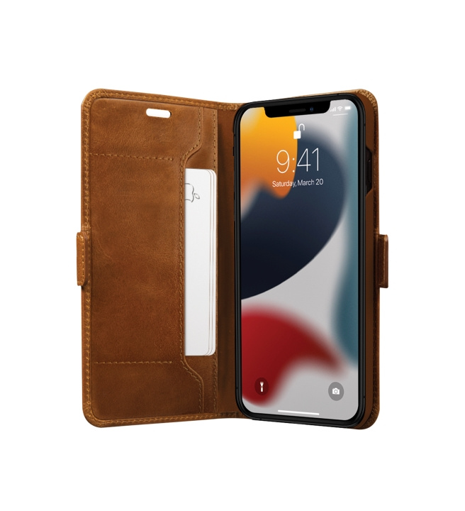 dbramante1928 Copenhagen Slim Flip Case - iPhone 13 Pro - ruskea väri ryhmässä ÄLYPUHELIMET JA TABLETIT / Puhelimen suojakotelo / Apple / iPhone 13 Pro @ TP E-commerce Nordic AB (D12617)