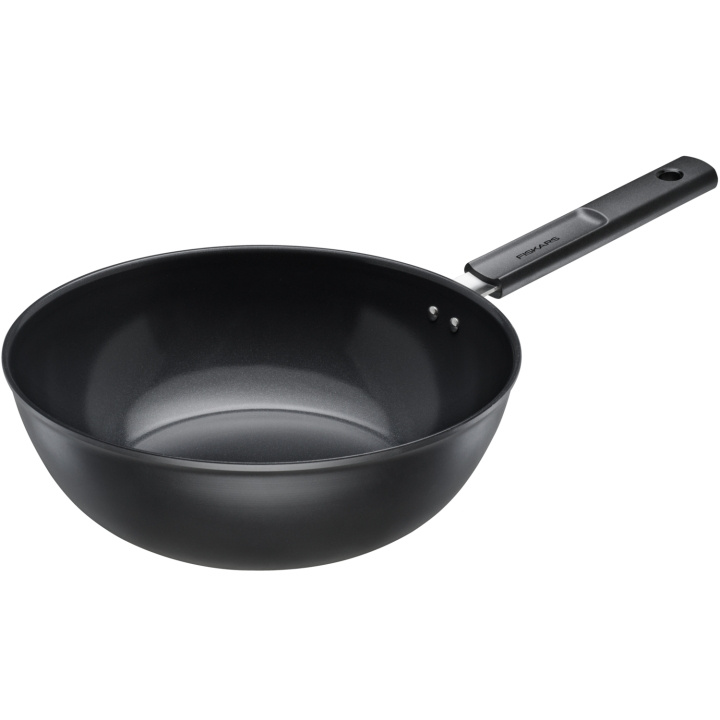 Fiskars Wok Hard Face 28cm/4,5 L Keramisk 1075523 ryhmässä KOTI, TALOUS JA PUUTARHA / Keittiövälineet / Paistinpannut @ TP E-commerce Nordic AB (D12985)